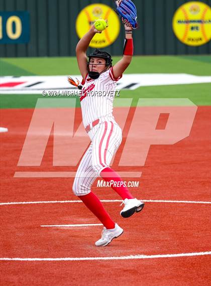 Thumbnail 1 in Melissa vs. Forney (UIL 5A Softball Regional Final) photogallery.