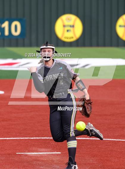 Thumbnail 1 in Melissa vs. Forney (UIL 5A Softball Regional Final) photogallery.