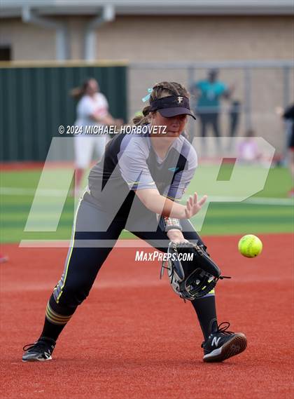 Thumbnail 1 in Melissa vs. Forney (UIL 5A Softball Regional Final) photogallery.