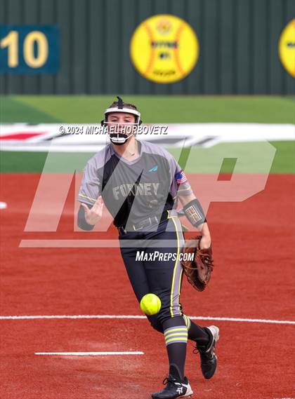 Thumbnail 2 in Melissa vs. Forney (UIL 5A Softball Regional Final) photogallery.