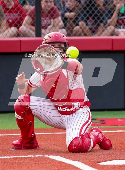 Thumbnail 3 in Melissa vs. Forney (UIL 5A Softball Regional Final) photogallery.
