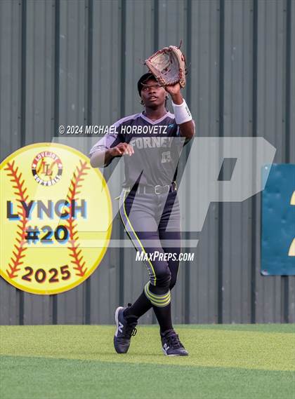 Thumbnail 2 in Melissa vs. Forney (UIL 5A Softball Regional Final) photogallery.
