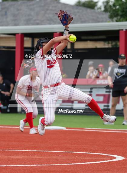 Thumbnail 2 in Melissa vs. Forney (UIL 5A Softball Regional Final) photogallery.