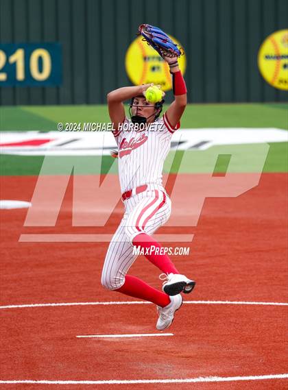 Thumbnail 2 in Melissa vs. Forney (UIL 5A Softball Regional Final) photogallery.