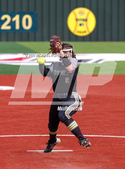 Thumbnail 1 in Melissa vs. Forney (UIL 5A Softball Regional Final) photogallery.
