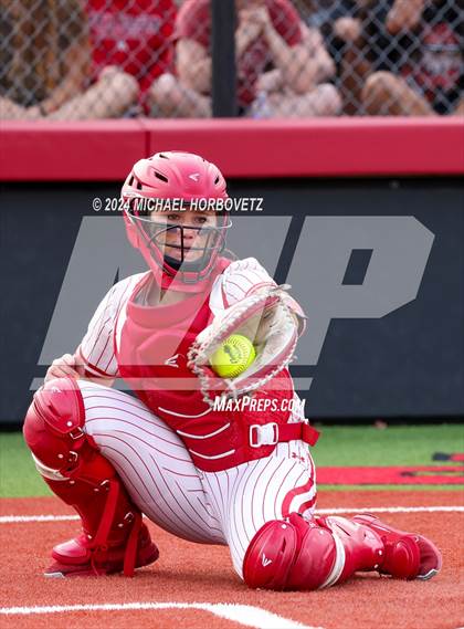 Thumbnail 2 in Melissa vs. Forney (UIL 5A Softball Regional Final) photogallery.