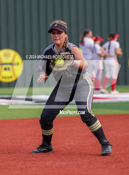 Thumbnail 3 in Melissa vs. Forney (UIL 5A Softball Regional Final) photogallery.