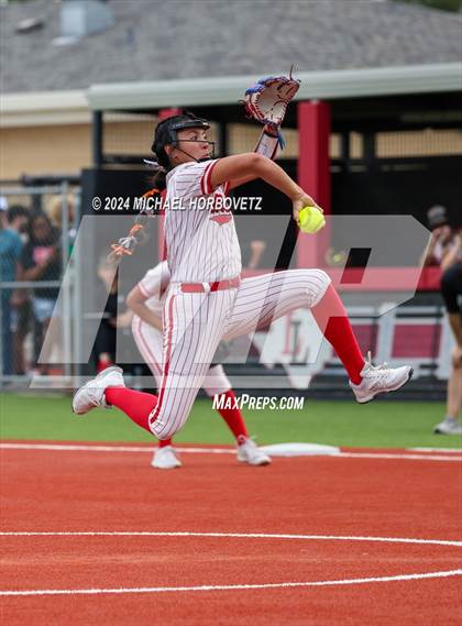 Thumbnail 2 in Melissa vs. Forney (UIL 5A Softball Regional Final) photogallery.
