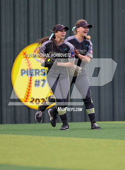Thumbnail 2 in Melissa vs. Forney (UIL 5A Softball Regional Final) photogallery.