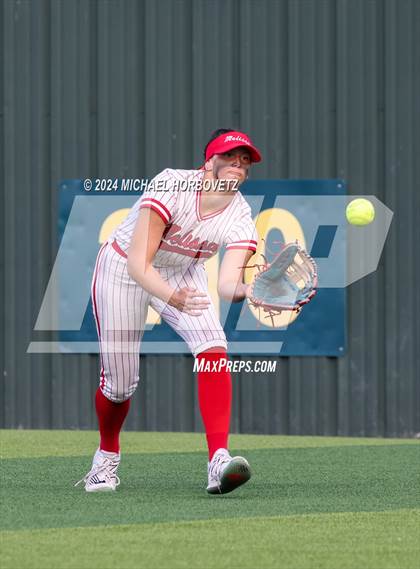Thumbnail 2 in Melissa vs. Forney (UIL 5A Softball Regional Final) photogallery.