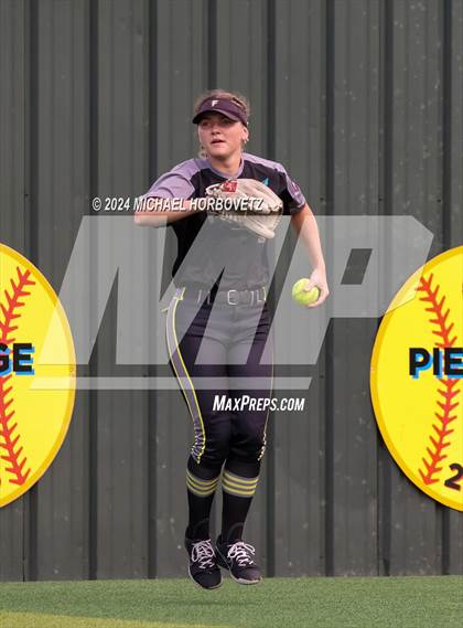 Thumbnail 3 in Melissa vs. Forney (UIL 5A Softball Regional Final) photogallery.