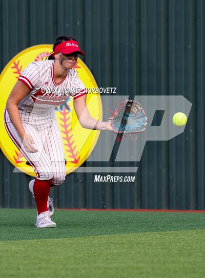 Thumbnail 3 in Melissa vs. Forney (UIL 5A Softball Regional Final) photogallery.