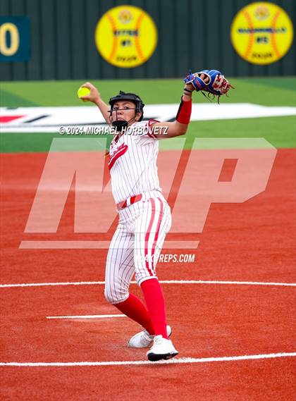 Thumbnail 2 in Melissa vs. Forney (UIL 5A Softball Regional Final) photogallery.