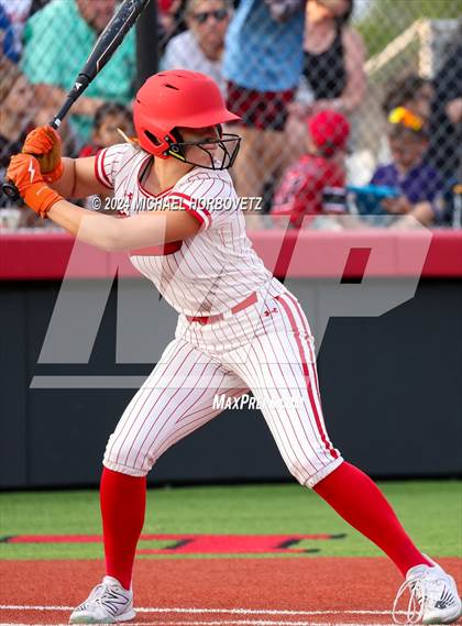 Thumbnail 2 in Melissa vs. Forney (UIL 5A Softball Regional Final) photogallery.