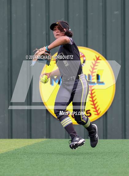 Thumbnail 3 in Melissa vs. Forney (UIL 5A Softball Regional Final) photogallery.