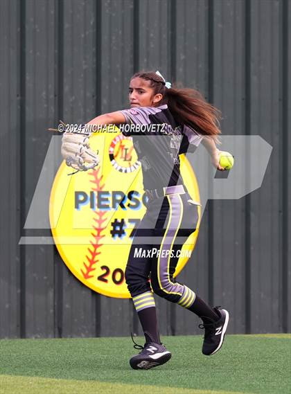 Thumbnail 1 in Melissa vs. Forney (UIL 5A Softball Regional Final) photogallery.