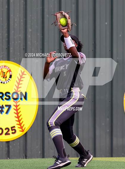 Thumbnail 2 in Melissa vs. Forney (UIL 5A Softball Regional Final) photogallery.