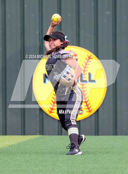 Thumbnail 3 in Melissa vs. Forney (UIL 5A Softball Regional Final) photogallery.