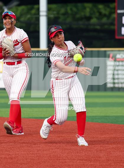 Thumbnail 2 in Melissa vs. Forney (UIL 5A Softball Regional Final) photogallery.
