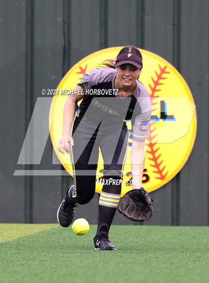 Thumbnail 2 in Melissa vs. Forney (UIL 5A Softball Regional Final) photogallery.
