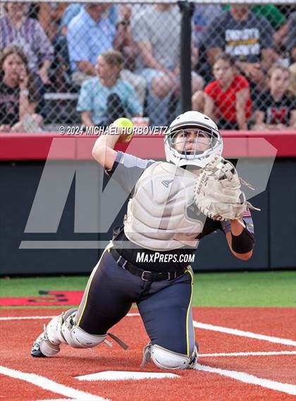 Thumbnail 1 in Melissa vs. Forney (UIL 5A Softball Regional Final) photogallery.