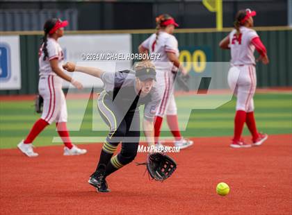 Thumbnail 3 in Melissa vs. Forney (UIL 5A Softball Regional Final) photogallery.