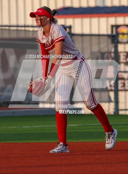Thumbnail 3 in Melissa vs. Forney (UIL 5A Softball Regional Final) photogallery.
