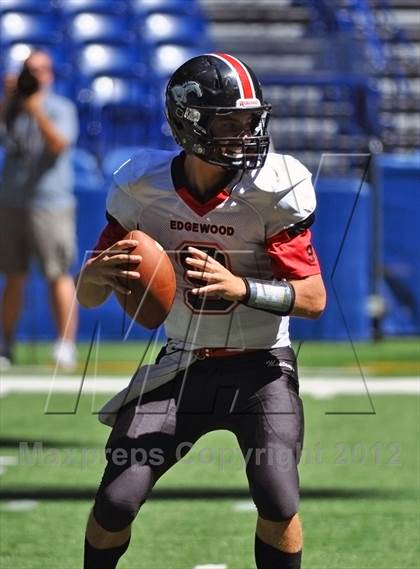 Thumbnail 1 in Edgewood vs. North Putnam (Big Kickoff Classic) photogallery.