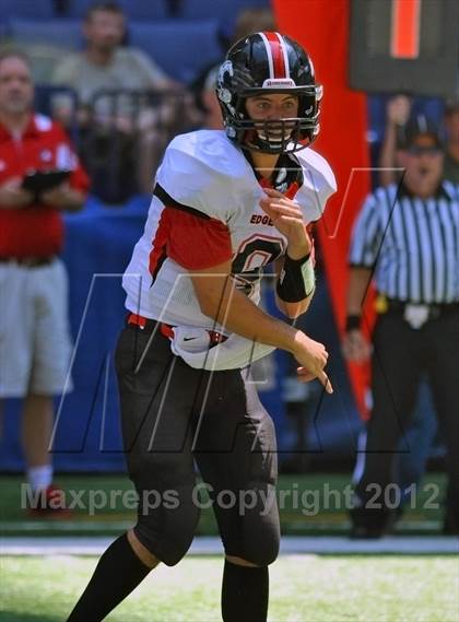 Thumbnail 2 in Edgewood vs. North Putnam (Big Kickoff Classic) photogallery.