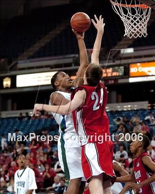 Thumbnail 1 in Horizon vs. Sacred Heart Cathedral (CIF State D4 Final) photogallery.