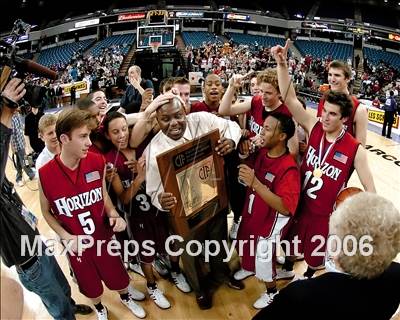 Thumbnail 1 in Horizon vs. Sacred Heart Cathedral (CIF State D4 Final) photogallery.