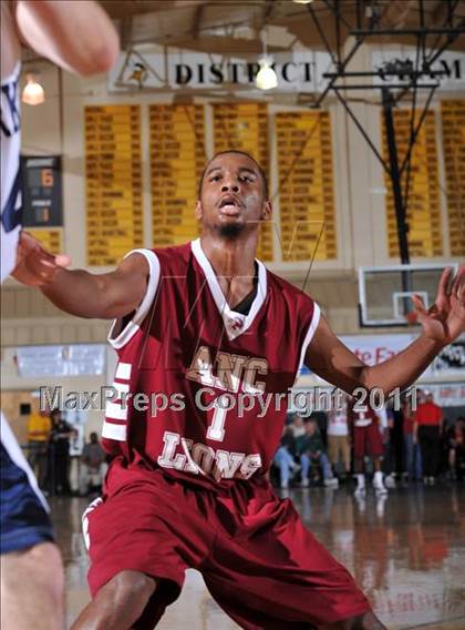 Thumbnail 2 in Academy of the New Church vs. St. Mark's (City of Palms Classic) photogallery.