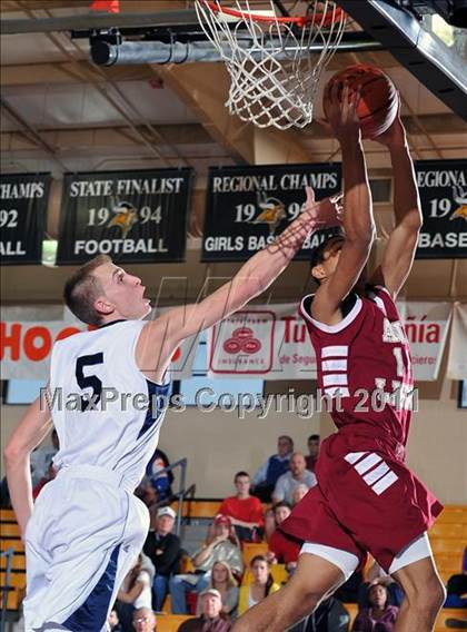 Thumbnail 3 in Academy of the New Church vs. St. Mark's (City of Palms Classic) photogallery.