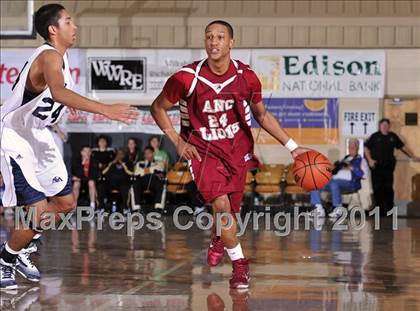 Thumbnail 3 in Academy of the New Church vs. St. Mark's (City of Palms Classic) photogallery.