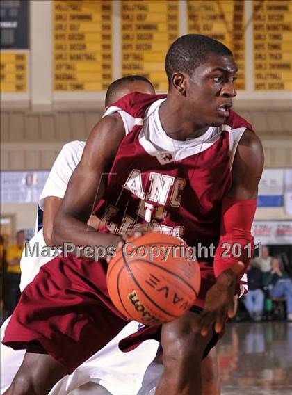 Thumbnail 2 in Academy of the New Church vs. St. Mark's (City of Palms Classic) photogallery.