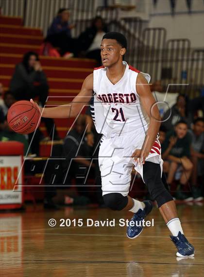 Thumbnail 1 in El Cerrito vs. Modesto Christian (Father Kelly Tribute) photogallery.