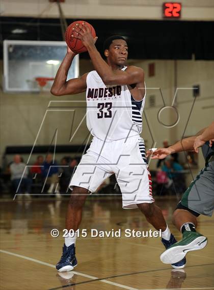 Thumbnail 3 in El Cerrito vs. Modesto Christian (Father Kelly Tribute) photogallery.