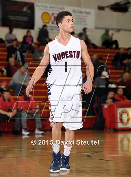 Thumbnail 3 in El Cerrito vs. Modesto Christian (Father Kelly Tribute) photogallery.