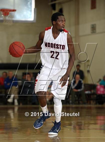 Thumbnail 2 in El Cerrito vs. Modesto Christian (Father Kelly Tribute) photogallery.
