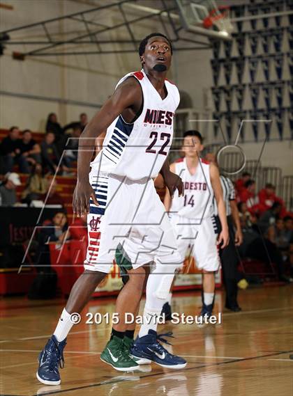 Thumbnail 3 in El Cerrito vs. Modesto Christian (Father Kelly Tribute) photogallery.