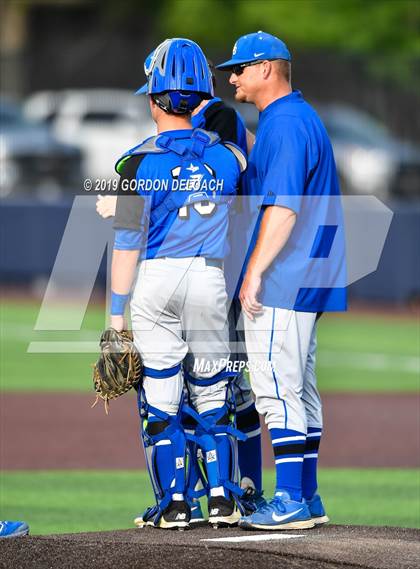 Thumbnail 2 in Corsicana vs. Joshua (UIL 5A Regional Quarterfinal) photogallery.