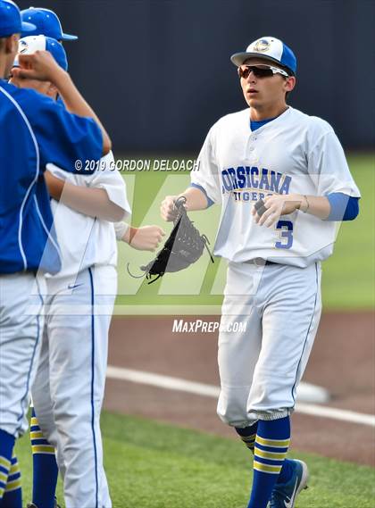 Thumbnail 1 in Corsicana vs. Joshua (UIL 5A Regional Quarterfinal) photogallery.