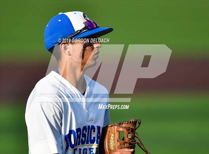 Thumbnail 2 in Corsicana vs. Joshua (UIL 5A Regional Quarterfinal) photogallery.
