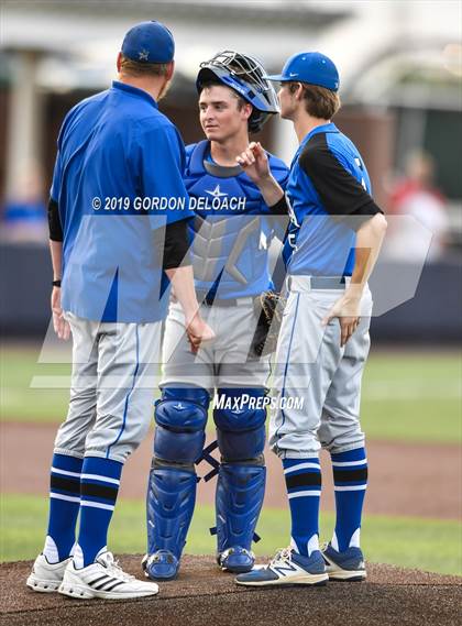 Thumbnail 2 in Corsicana vs. Joshua (UIL 5A Regional Quarterfinal) photogallery.
