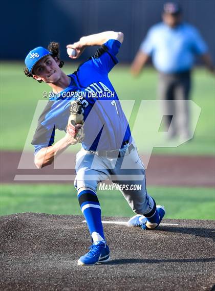 Thumbnail 1 in Corsicana vs. Joshua (UIL 5A Regional Quarterfinal) photogallery.