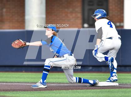 Thumbnail 1 in Corsicana vs. Joshua (UIL 5A Regional Quarterfinal) photogallery.