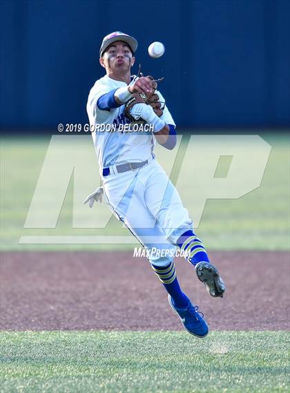 Thumbnail 3 in Corsicana vs. Joshua (UIL 5A Regional Quarterfinal) photogallery.
