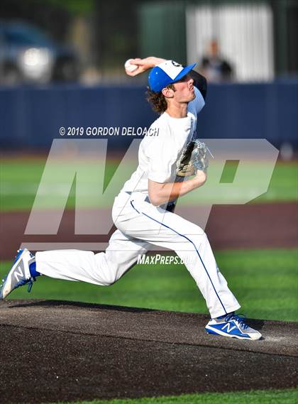 Thumbnail 1 in Corsicana vs. Joshua (UIL 5A Regional Quarterfinal) photogallery.