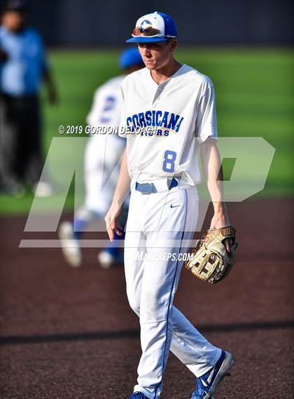 Thumbnail 1 in Corsicana vs. Joshua (UIL 5A Regional Quarterfinal) photogallery.