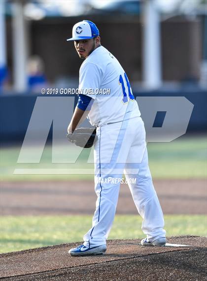 Thumbnail 3 in Corsicana vs. Joshua (UIL 5A Regional Quarterfinal) photogallery.